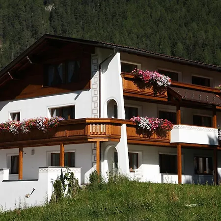 Apart Piz Mondin Apartment *