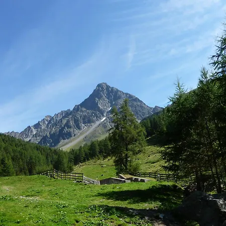 Apart Piz Mondin Apartment
