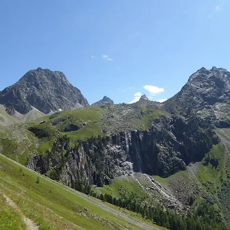 Apart Piz Mondin Apartment