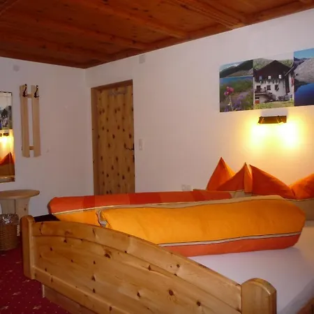 Apart Piz Mondin Apartment