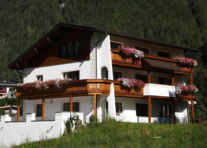 Piz Mondin Apartament *