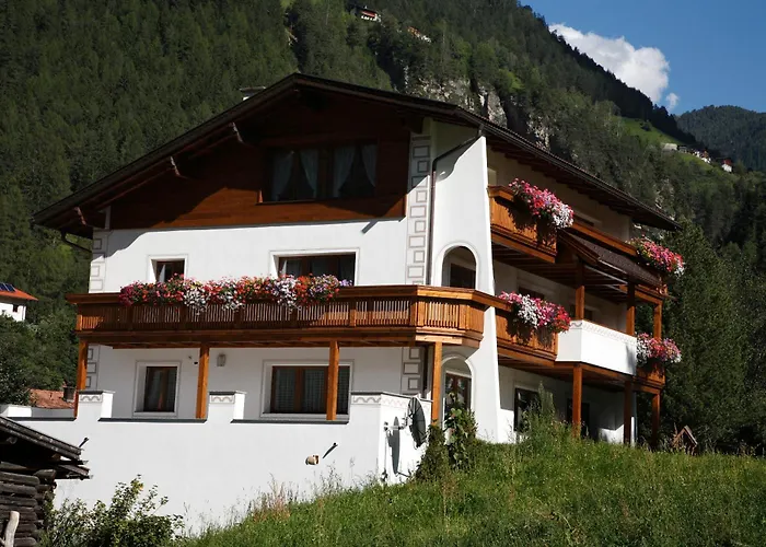 Piz Mondin Apartament Pfunds